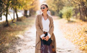 10 NOVITÀ MODA DELL’ AUTUNNO INVERNO 2024 2025: COLORI, TESSUTI E SILHOUETTE DI TENDENZA